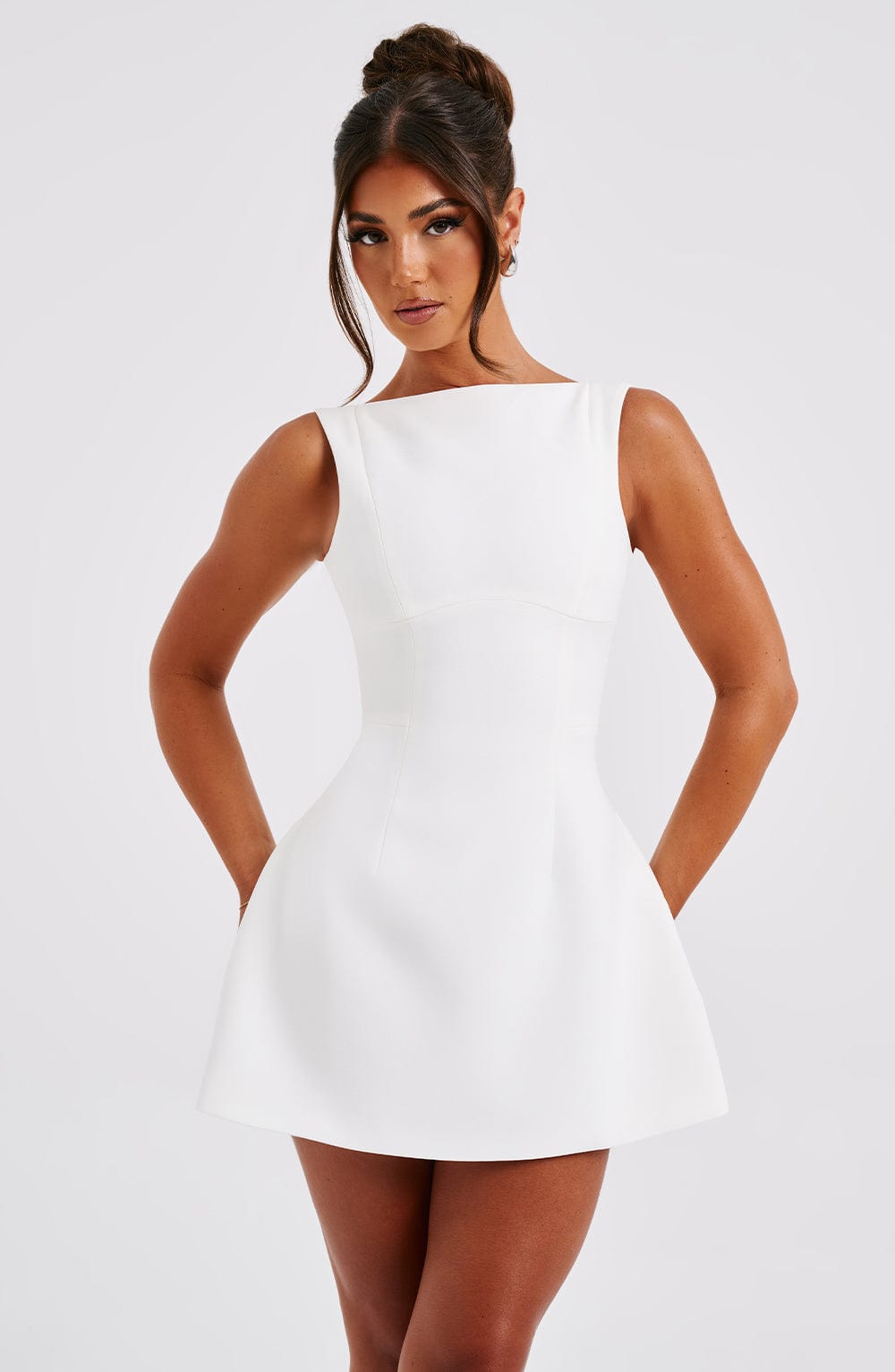 LILA BACKLESS MINI DRESS - WHITE